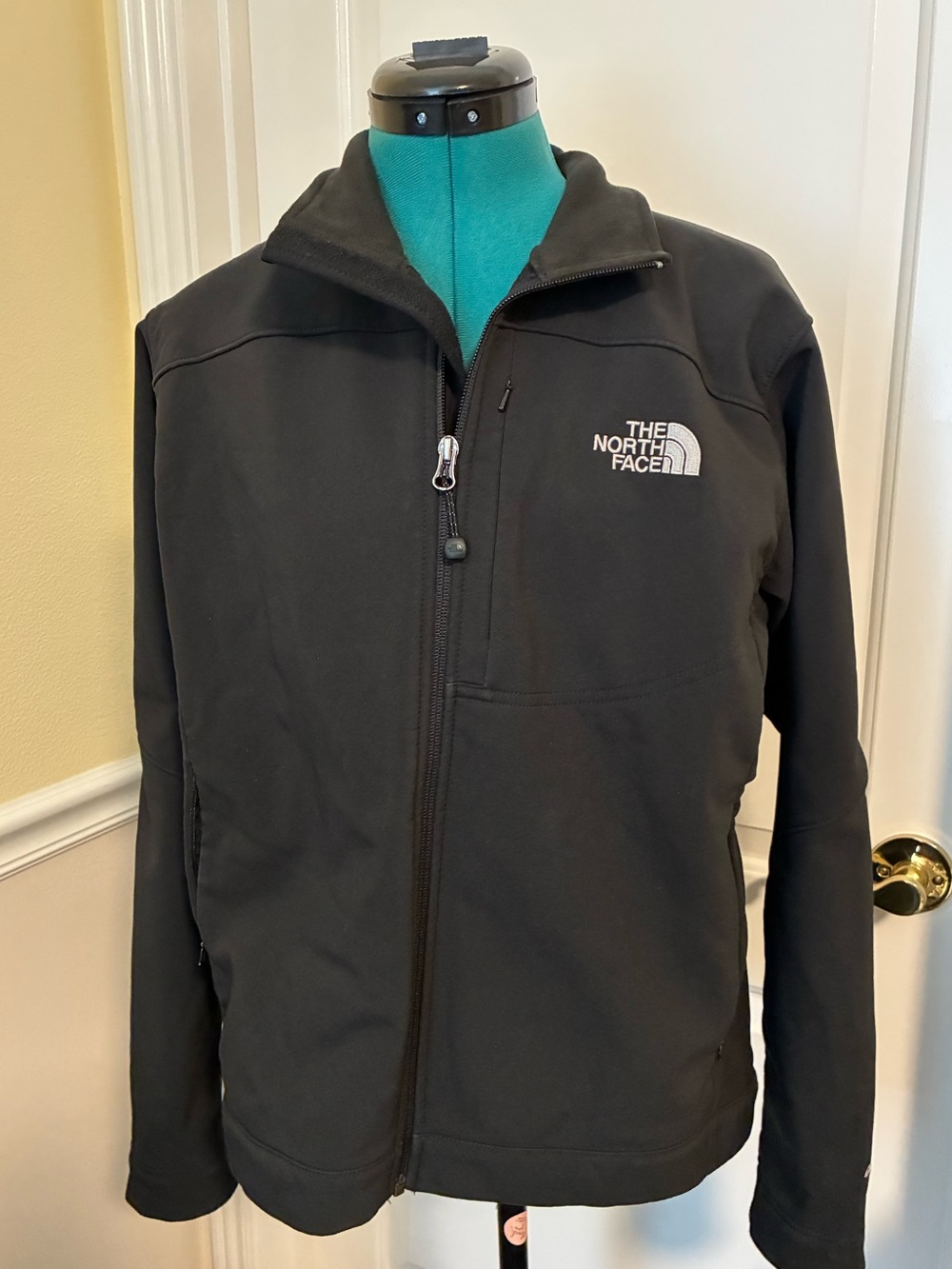 The North Face Black womens Softshell Zip Jacket size large
